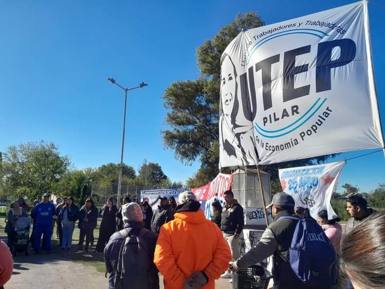 Una de las asambleas de barrios populares realizadas en Pilar para definir la medida.