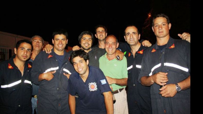 Integrantes de los Bomberos de Pilar..