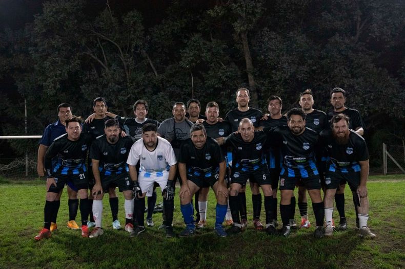 CAMPEÓN. Las Estrellas Azul se quedó con el Torneo Nocturno +35 de la SLAF.