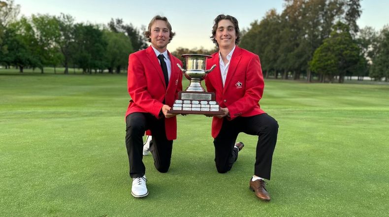 CAMPEONES. Los canadienses Brady McKinlay y Félix Bouchard posan con la Copa Tailhade.