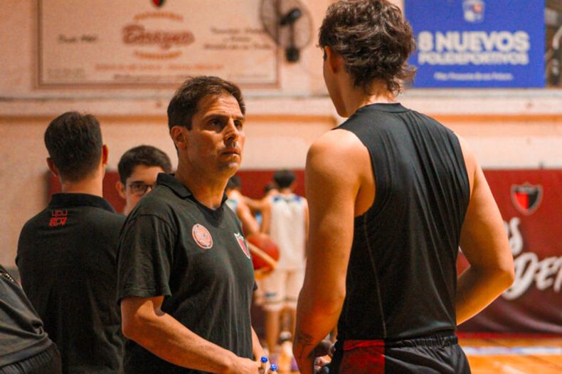 PLAN. Federico Martínez delineó el trabajo a seguir adelante en la pretemporada.