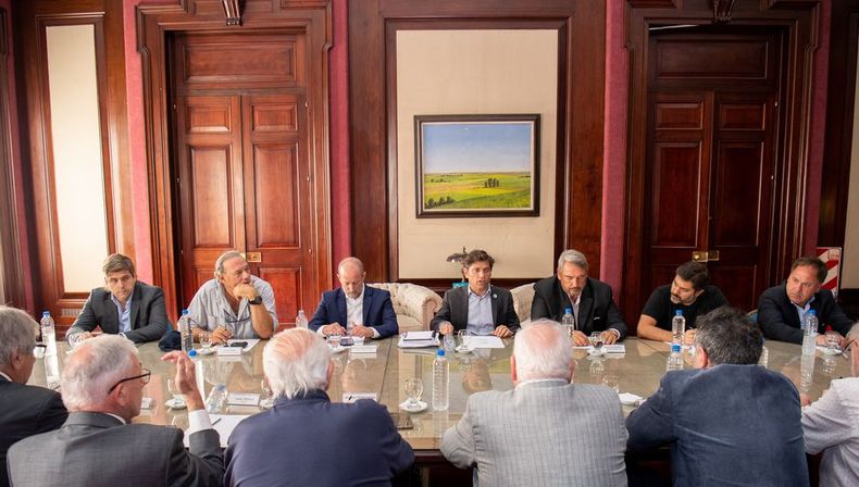 Kicillof se reunió con representantes de la UTA por la seguridad en los colectivos del Conurbano.&nbsp;