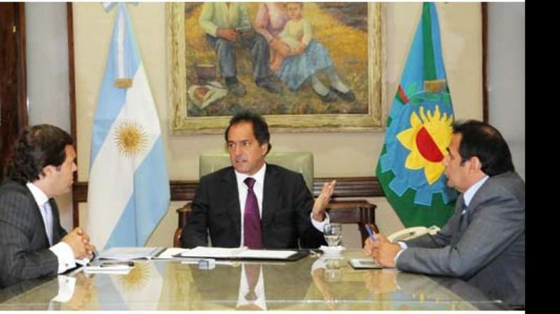 Molina con Scioli y Pérez. La semana que viene define su futuro..