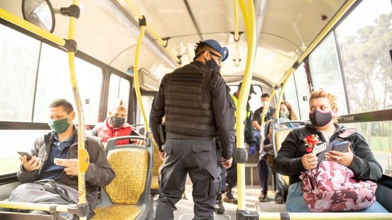 SOLO ESENCIALES. Habrá más controles sobre el pasaje..
