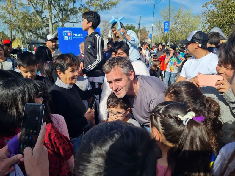 QUE SE VENGAN LOS CHICOS. Achával en la inauguración de la Plaza &nbsp;de las Madres, en San Alejo. &nbsp;