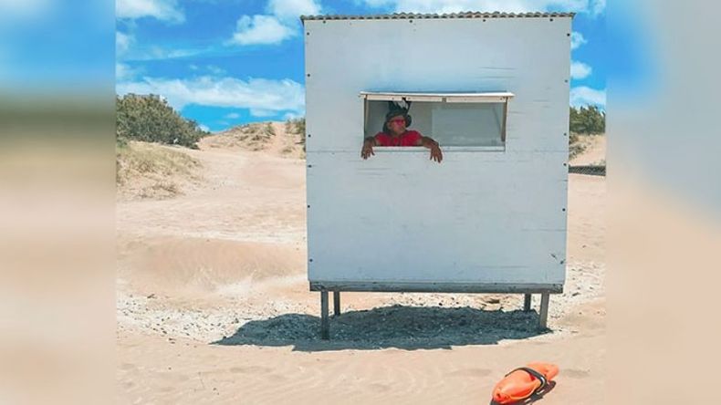Les dejamos algunas fotos más de los integrantes del segundo grupo de alumnos de la Escuela Municipal de Guardavidas que realiza sus guardias en las playas de Mar de Ajó como parte del tramo final de su exigente año de cursada... Dirección de Deportes Pilar / @DeportesPilar..