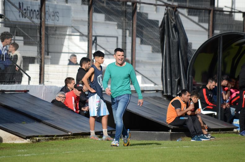 VICTORIA. Gabriel Torres se fue satisfecho porque “el equipo respondió”.