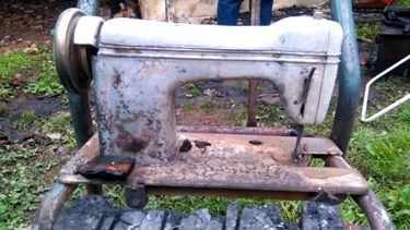 COSTURERA. La dueña de casa necesita una nueva máquina de coser..
