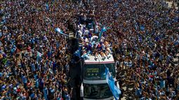 LOCURA. Una multitud recibió a la Selección Argentina en su vuelta de Qatar 2022.