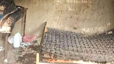 Las pérdidas materiales fueron totales en la vivienda habitada por una mujer y su hijo. Foto @pilaradiario.