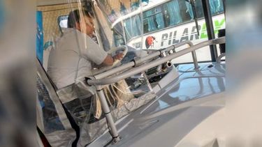 La Línea 501 que va de Pilar a Villa Rosa considera que ya no debemos usar barbijo? Interno 11, el día martes tipo 17:20 horas, lo tomé en Pilar. Mane Díaz. .