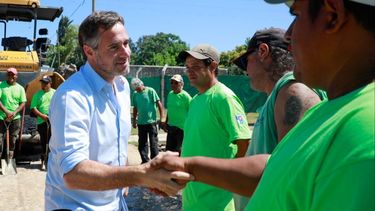 Achával destacó el esfuerzo y compromiso de los trabajadores municipales.