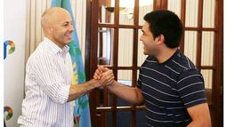 SALUDO. Sebastián Aguilera fue recibido por Ducoté. .