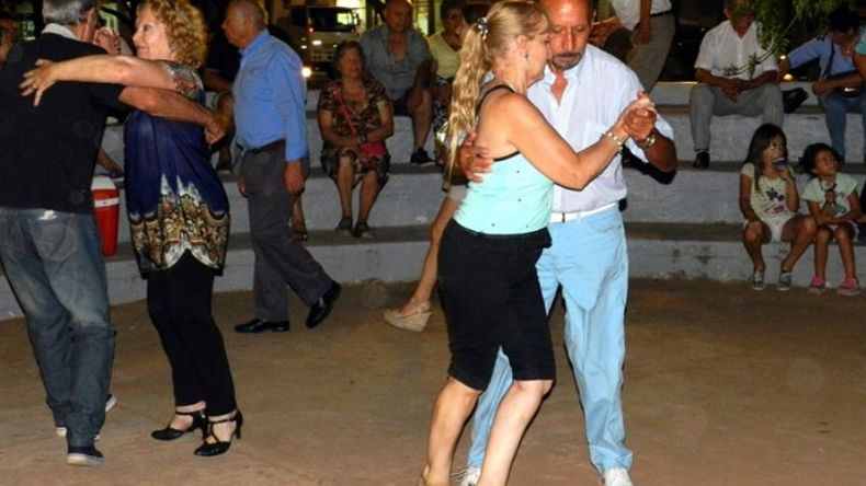 El encuentro reunió a un centenar de tangueros. .