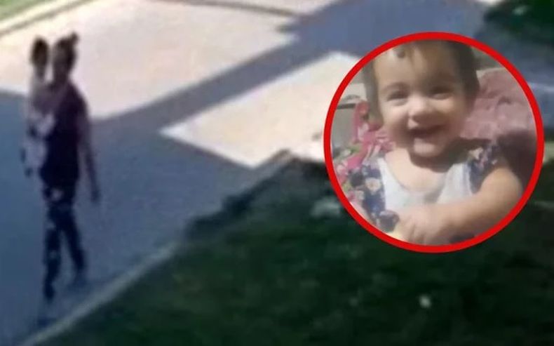 Sofía junto a su mamá caminando por la calle, minutos antes de la tragedia en Malvinas Argentinas.