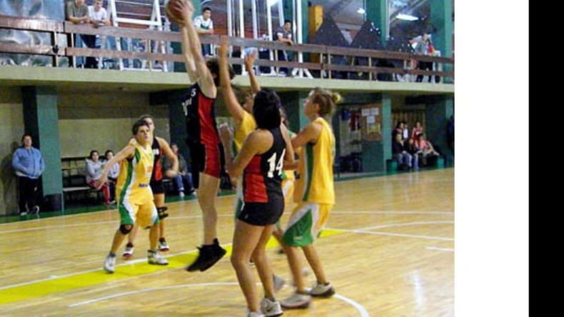 El Rojinegro sumó su 2ª caída; fue 64-51 ante Social..