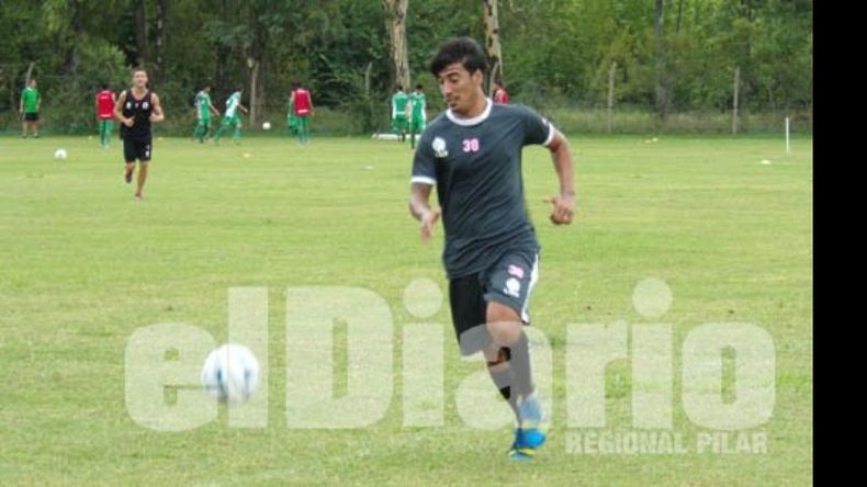 Gianni jugó 60 minutos en el amistoso que los suplentes ganaron 3-0 a Camioneros..