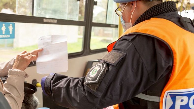 LA PAPELETA. Será requerida en el transporte público..