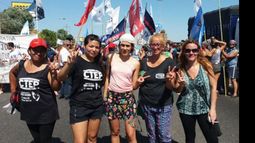 VICTORIA. Militantes del Evita, ayer, en Panamericana..