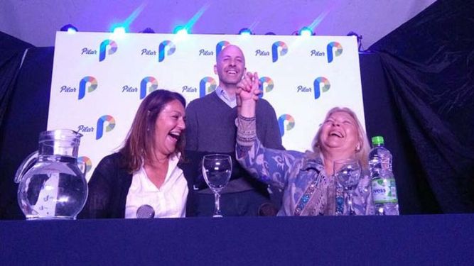 Carrió arrancó aplausos y carcajadas a un auditorio masivo..