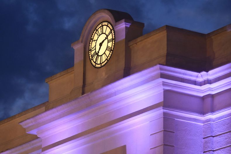 El reloj histórico está en el Palacio Municipal de Luján.