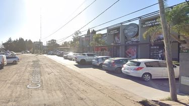 Locales comerciales de colectora de Panamericana y Florida.