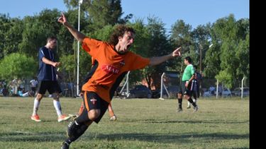 Sergio Nano grita el primero de Manzanares. El Naranja lo dio vuelta y festejó..