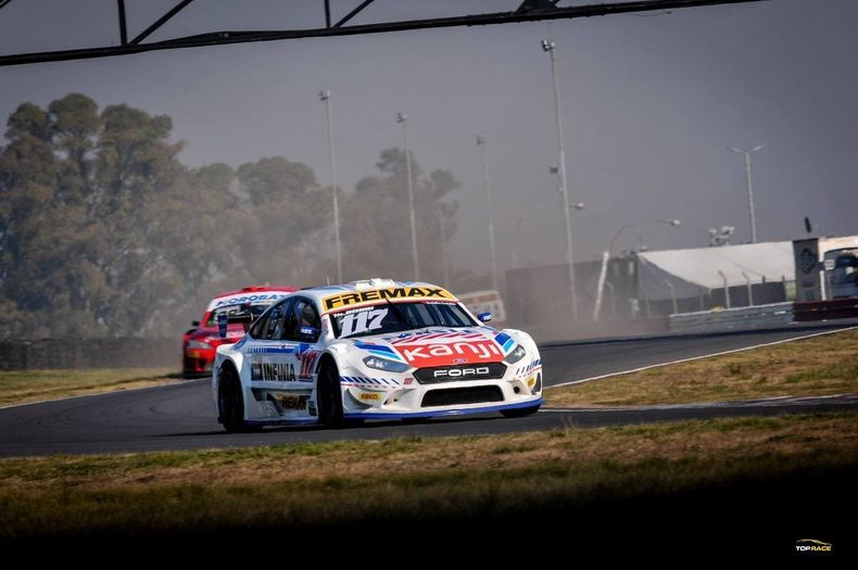 Con el Ford, Rossi logró avanzar en la final del domingo en el Gálvez.
