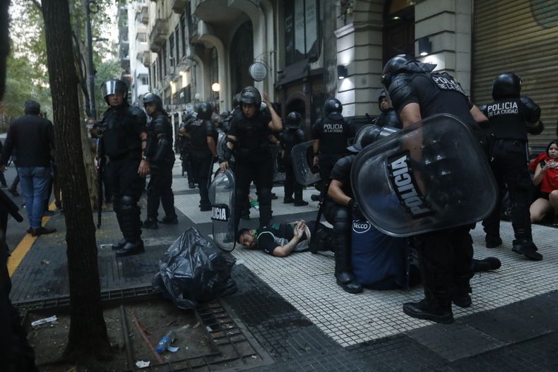 CONTUNDENTE Para Achval nbspel de Milei es un gobierno autoritario que persigue al que piensa distinto y pone en riesgo la democracia