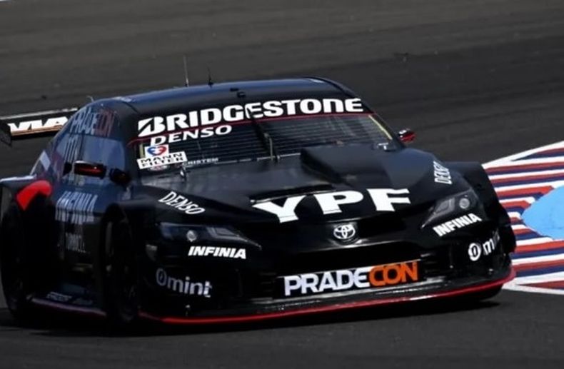 El Toyota Camry de Matías Rossi viene de ser 9º en Termas de Río Hondo.