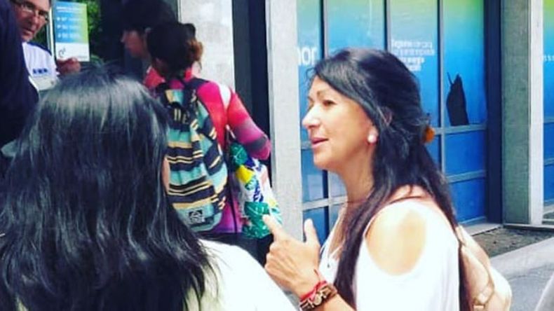 VISITA. Ricci, ayer, frente a Edenor..