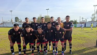 EQUIPO. La formación de Atlético que jugó en Lobos.