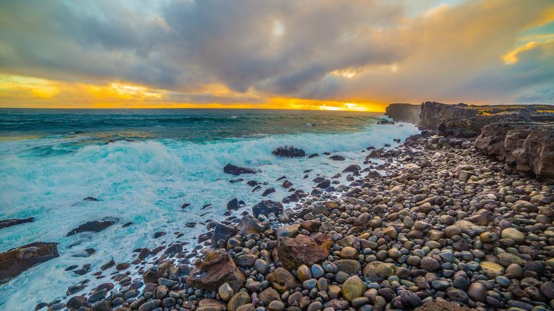 La espuma del mar no siempre es peligrosa o dañina. (wallpapers777.com)..jpg