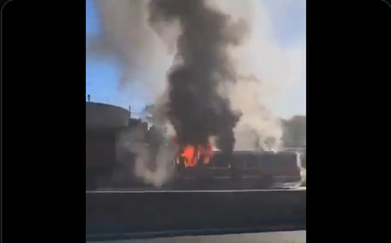 Hasta el momento se desconocen las causas que originaron el fuego en el colectivo escolar.&nbsp;