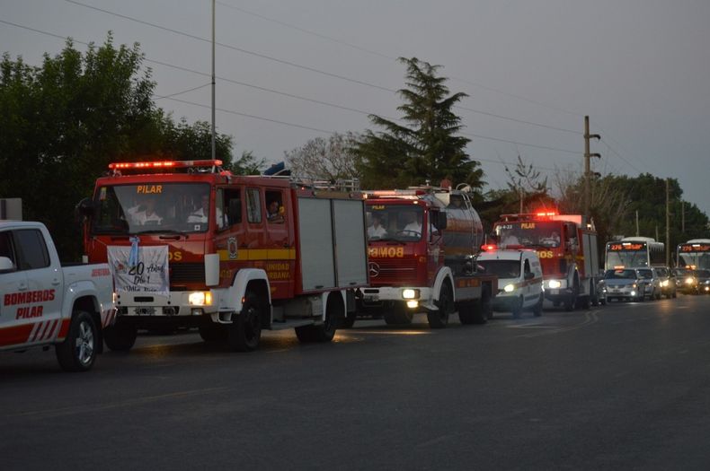 Nuestros Bomberos Voluntarios en acción. Foto. Facebook.comBomberospilarok..jpg