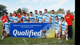 Franco Sabado (abajo 2º der.) junto al plantel campeón..