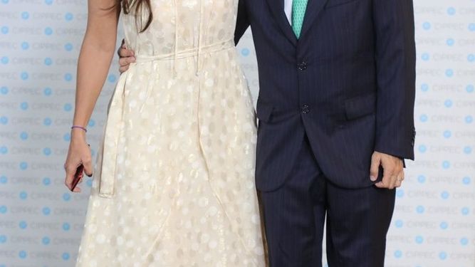 Nicolás Ducoté y su mujer, Laura Zommer. .