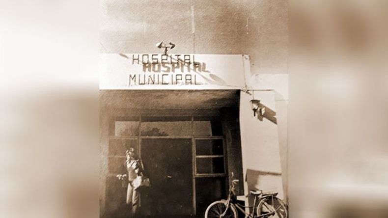 Así lucía la entrada del Hospital Municipal en el año 1980..
