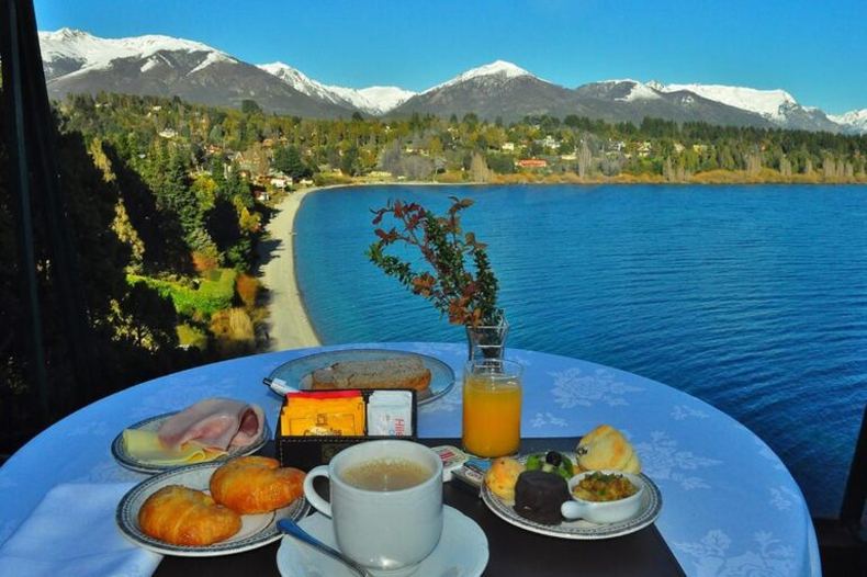 Restaurante junto al lago. (turismo530.com)..png