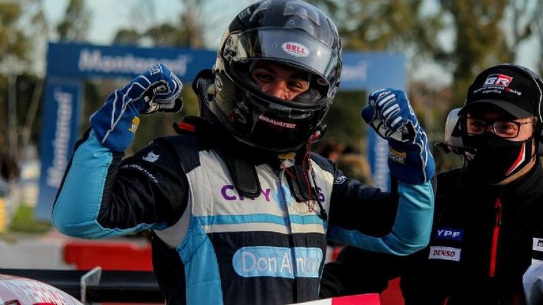 4 podios consecutivos lleva Azar en el Top Race V6 en el 2021..