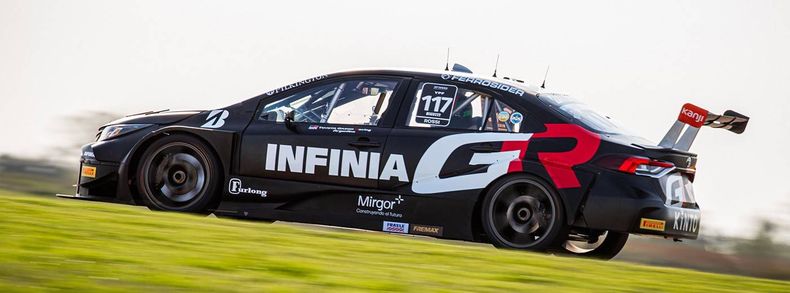 VELOCIDAD. El Toyota de Rossi terminó en el 4º lugar de la final del sábado.