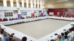 MESA. Más de 100 representantes de diferentes sectores participaron del encuentro.
