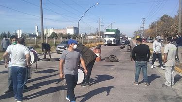 NO PASARÁN. Los trabajadores levantaron el corte tras una reunión con el Ministerio..