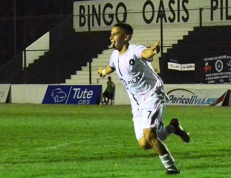 Real Pilar tendrá otra vez disponible al delantero Axel Paiva.