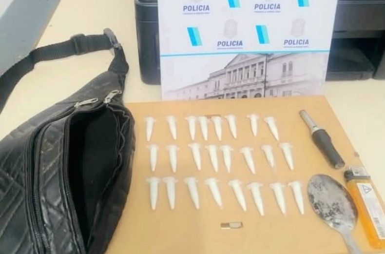La cocaína estaba dentro de una riñonera.