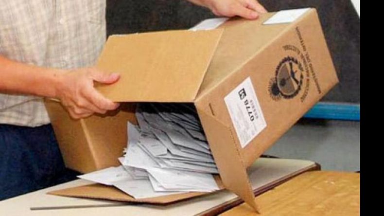 A VOTAR. La segunda vuelta presidencial impactó en el feriado..