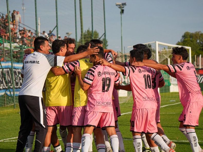 Real Pilar viene de un gran triunfo como visitante y vuelve a Pilar.