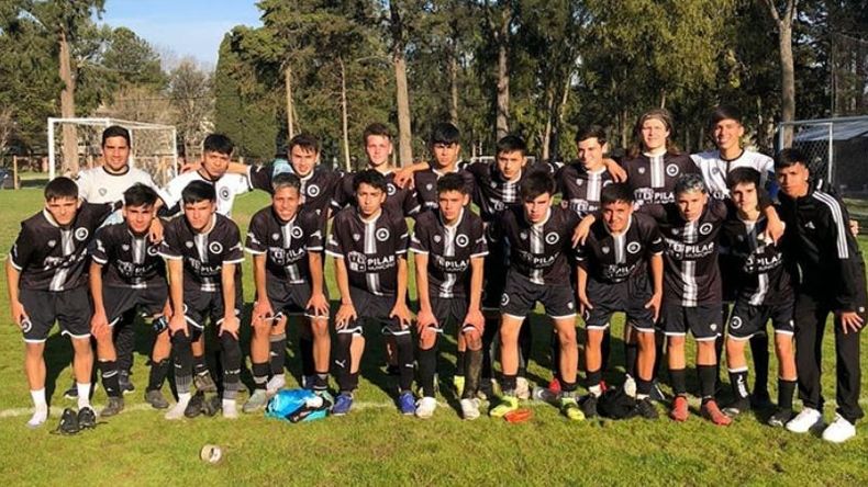 EQUIPO. La formación de la Sexta División de Real Pilar..