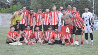 EQUIPO. La formación de Atlético que este domingo festejó a puro gol en la Ciudad Deportiva.