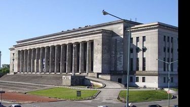 ESCENARIO. El debate se hará el 4 de octubre en la Facultad de Derecho..